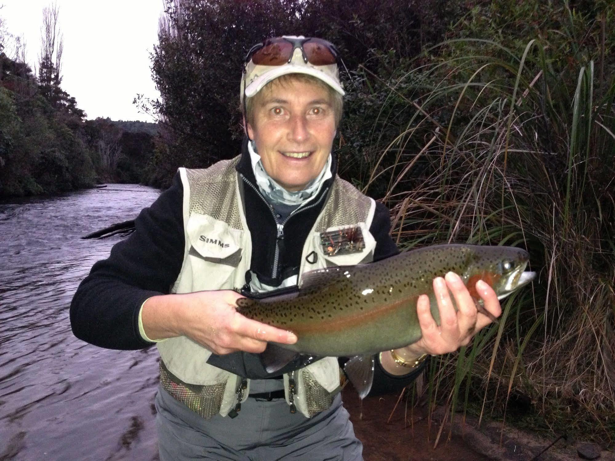 Turangi Trout Lodge Экстерьер фото